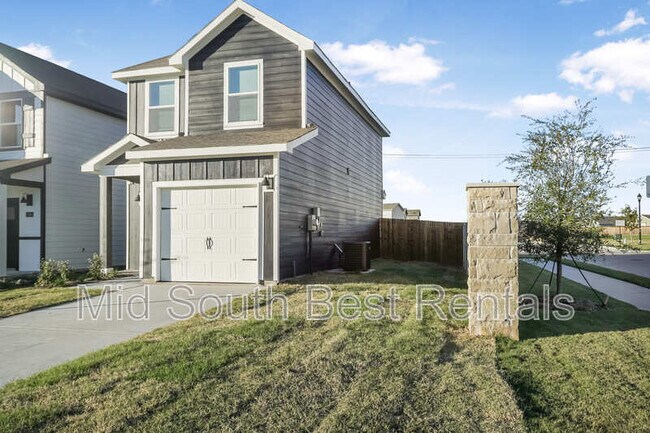 Building Photo - 302 Cedar Ct