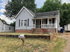 Building Photo - 122 Bailey St