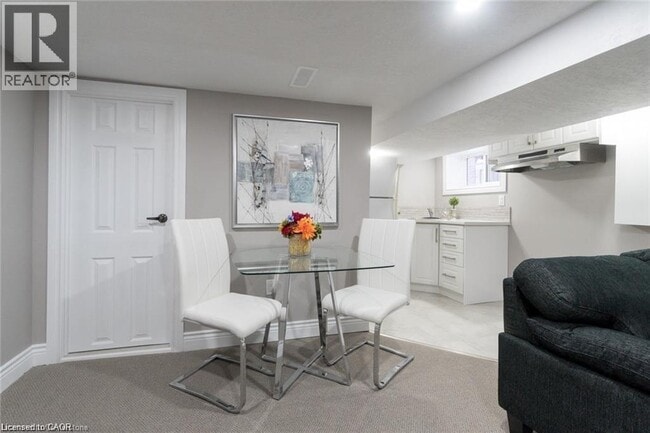 Photo du bâtiment - 27 Belmont Ave