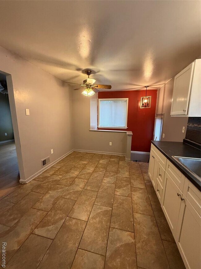 Building Photo - 7219 Hupp Ave
