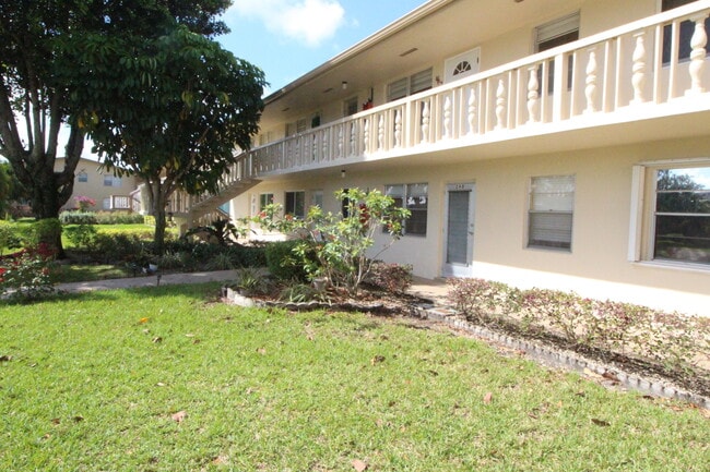 Building Photo - 252 Bedford J