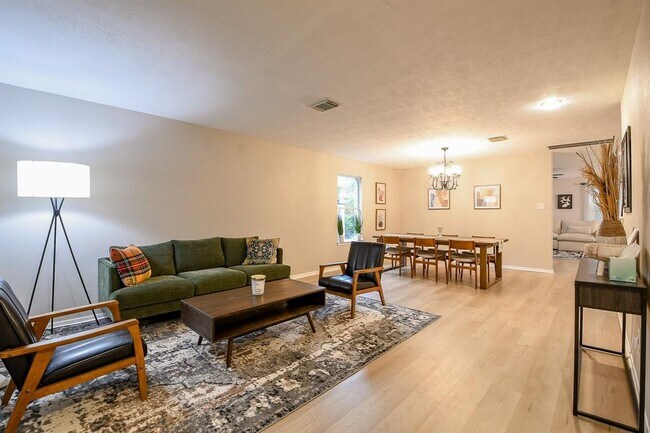Foto del edificio - 6711 Seminole Lodge Ln