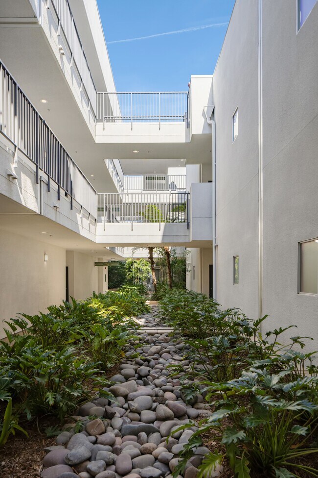 Foto del edificio - Lofts at Noho Commons