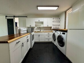 Building Photo - 95-20 Waihonu St
