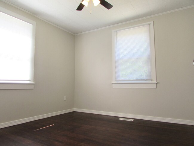 Foto del edificio - Cute - Updated 3 Bed/1 Bath Bungalow Style...