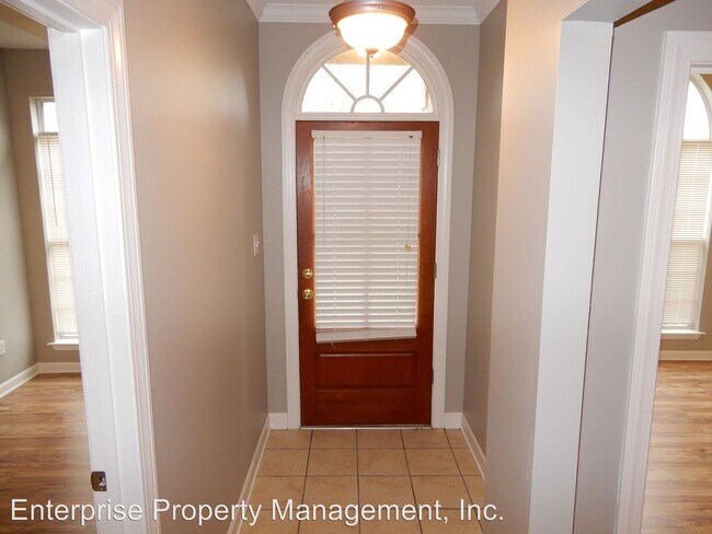 Building Photo - 6129 Woodstock View Dr