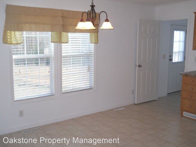 Foto del edificio - 3 br, 2 bath House - 1450 Mt. Prospect Rd.