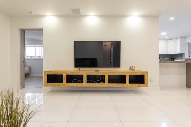 Foto del edificio - 5 br, 3 bath House - 607 N 31st Ave