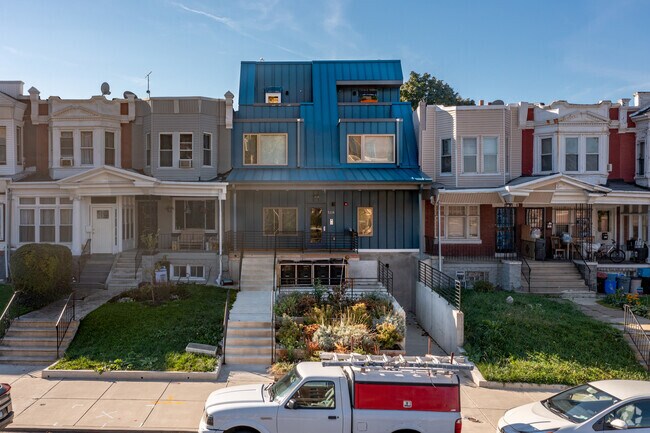 Building Photo - 5334-5336 Cedar Ave