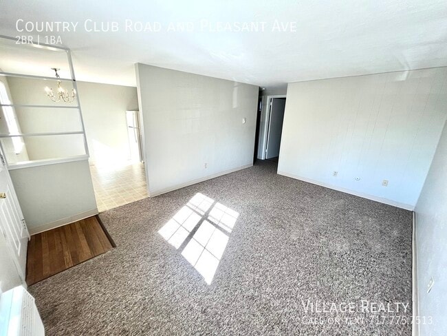 Building Photo - 605 Country Club Rd