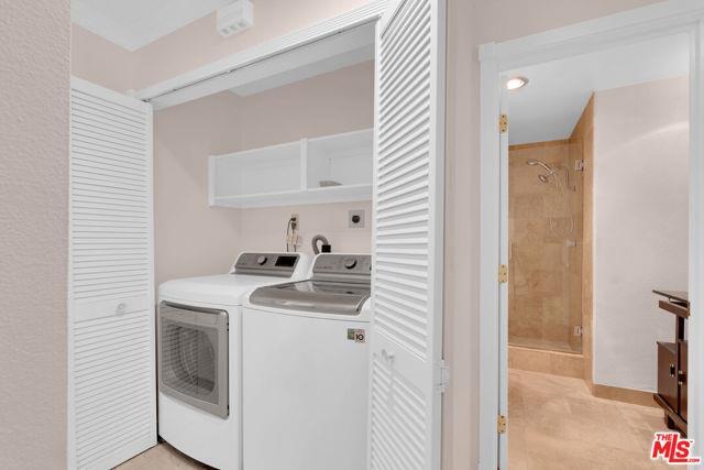 Primary Photo - 321 N Oakhurst Dr