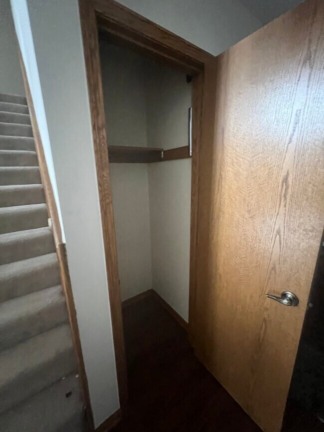 Building Photo - 4611 Sandringham Dr