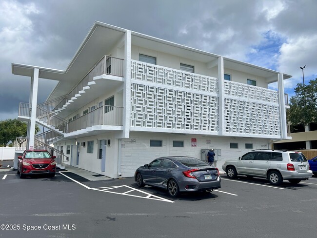 Building Photo - 1431 Oak St