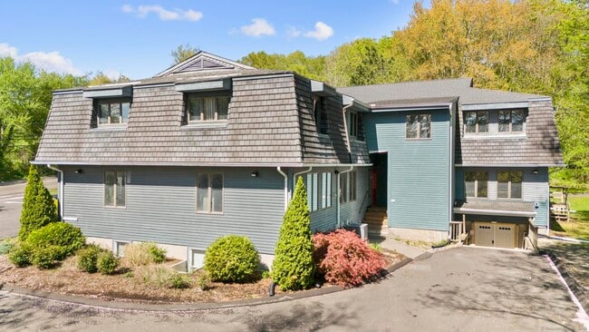 Foto del edificio - 47 Clapboard Hill Rd