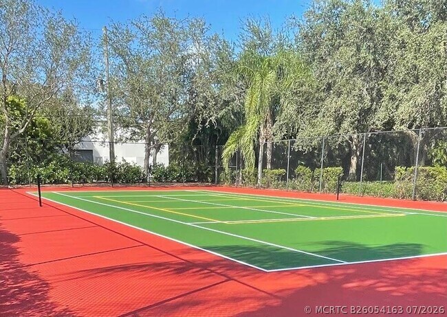 Foto del edificio - 121 SW Palm Dr