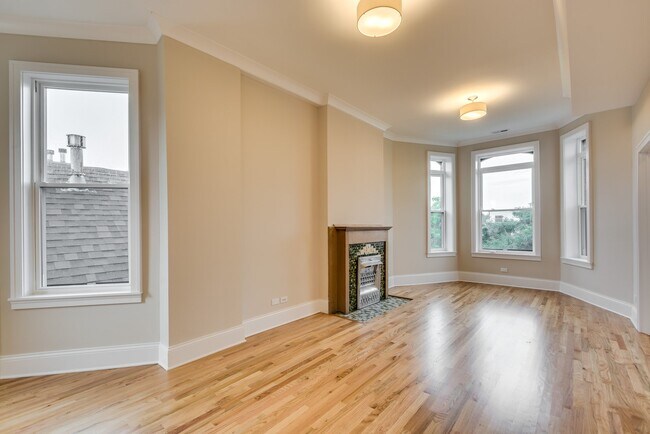 Foto del edificio - 2441 W Cortland St