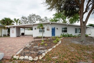 Building Photo - 817 Harbor Dr S
