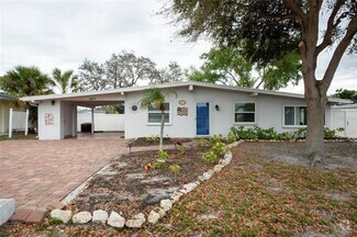 Building Photo - 817 Harbor Dr S