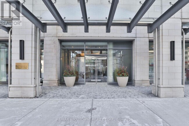 Photo du bâtiment - 2060 Lakeshore Rd.