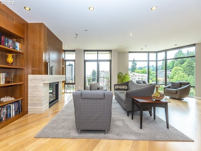 Building Photo - Rare rental in The Westerly - spectacular 2/2.5 unit w/sweeping views/2 parking/2 storage