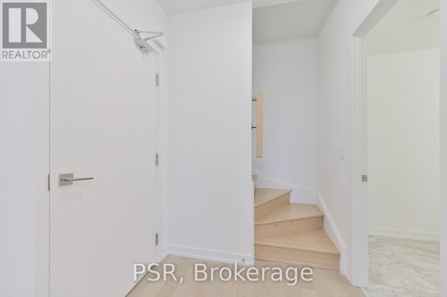 Building Photo - 11 Walder Ln