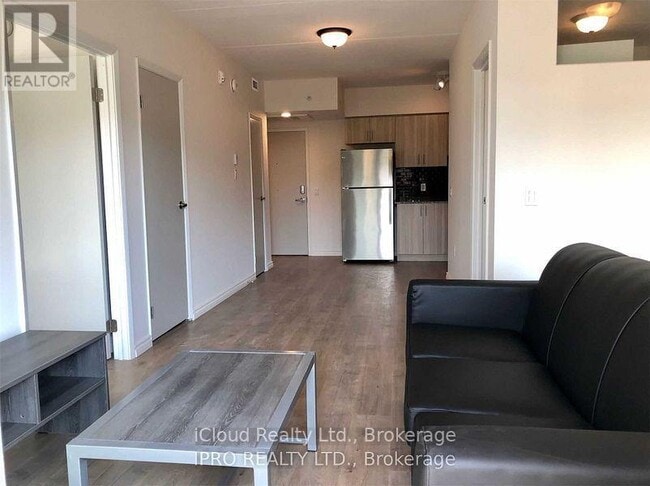 Photo du bâtiment - 275-B275 Larch St