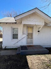 Building Photo - 244 N Vine Ave