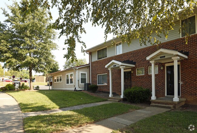 Foto del edificio - Reserve @ Blu Townhomes