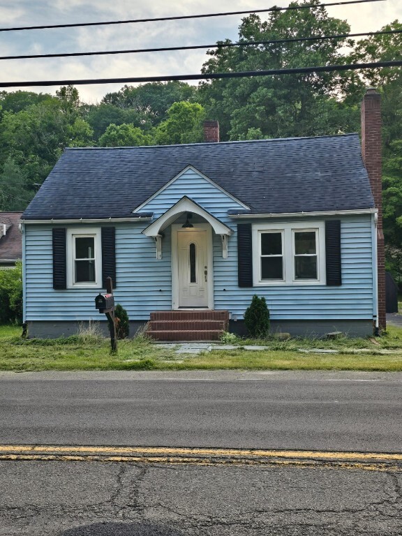Primary Photo - 1144 Main St