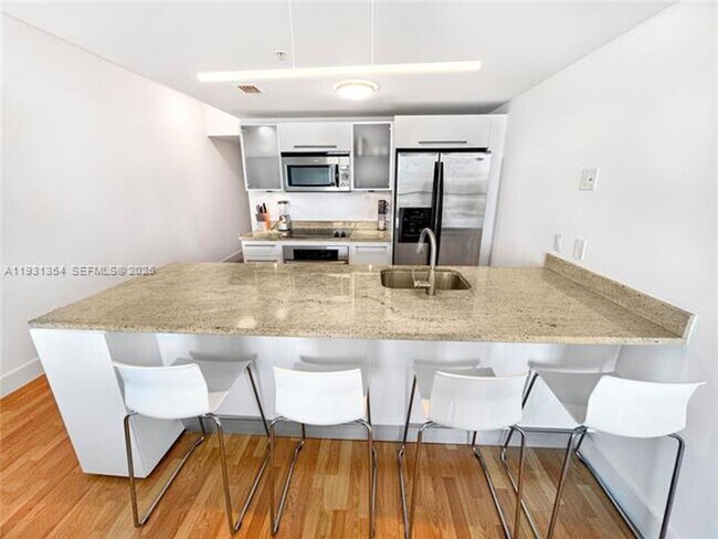 Photo - 185 SW 7th St Apartment