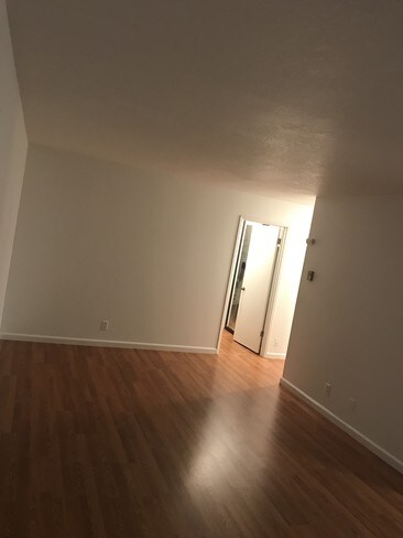 Building Photo - 121 Buckingham Dr