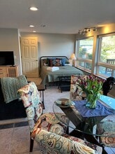 Building Photo - 9734 62nd Ave SE