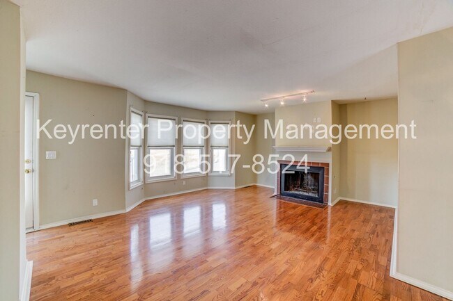 Foto del edificio - Riverview - Stunning 2 bed 2 bath Townhouse Great Location