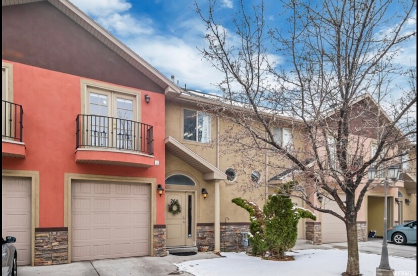 Primary Photo - 260 E Ailee Ln