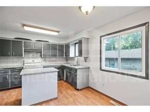 Building Photo - 1360 Adams St S