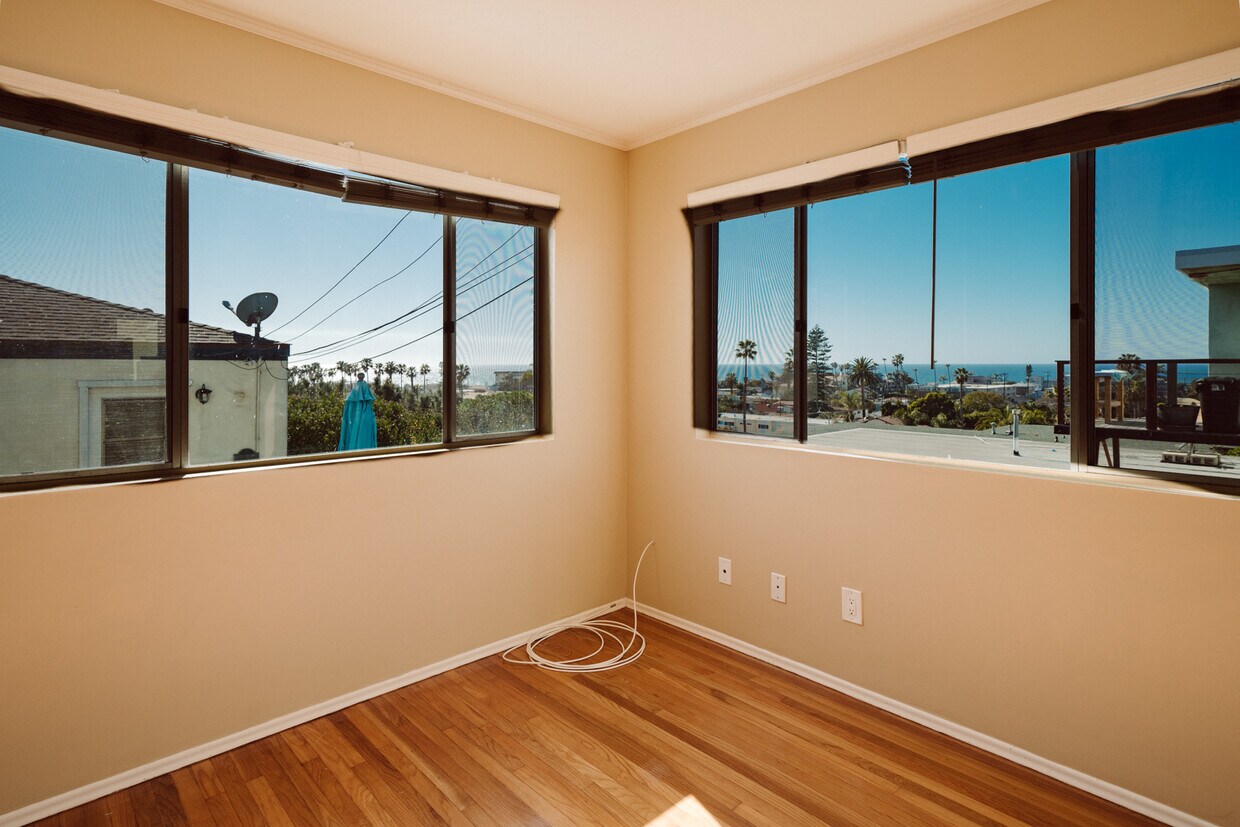 Primary Photo - 4758 Coronado Ave