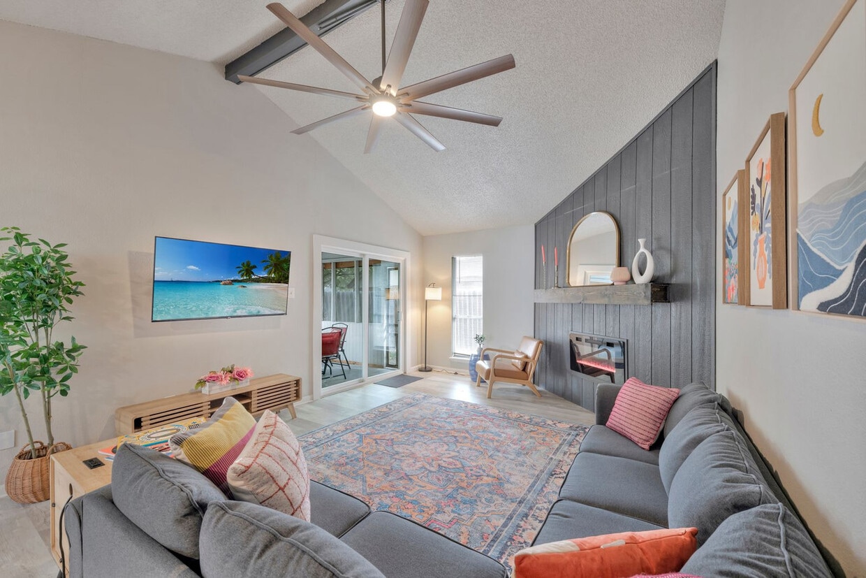 Foto principal - 11906 Blueridge Mountains Dr