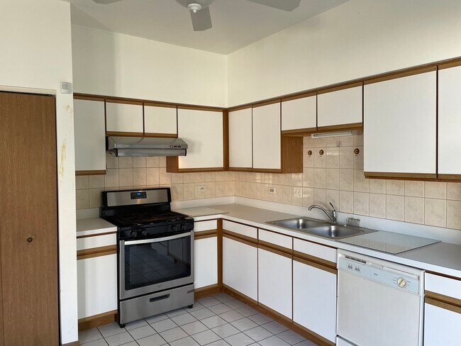 Building Photo - 2587 Warm Springs Ln