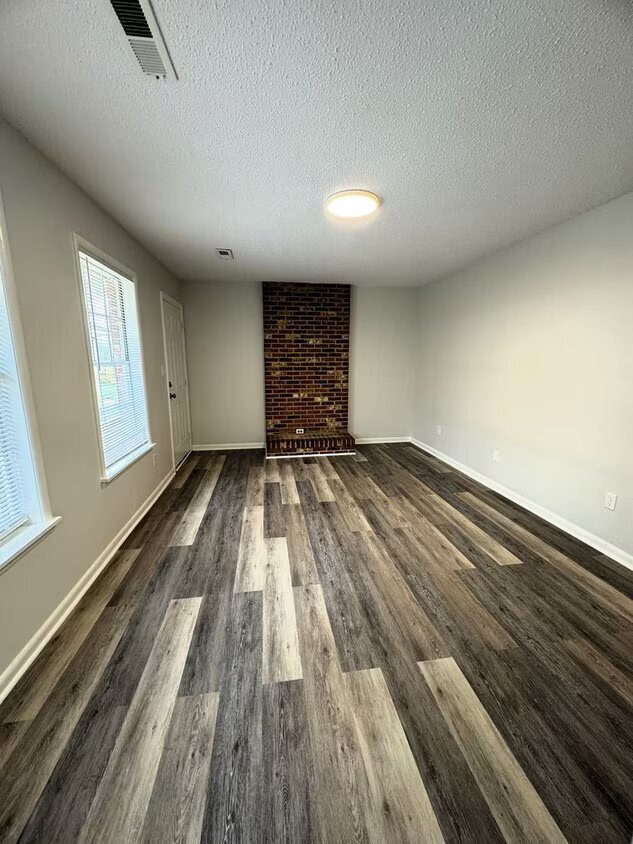 Foto del edificio - 206 Cloverleaf Dr