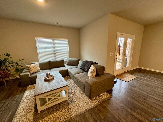 Building Photo - 107 Edensmith Dr
