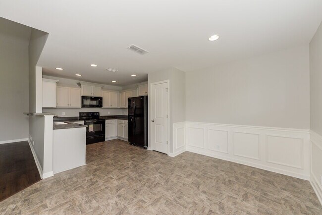 Building Photo - 3220 Willingham Run