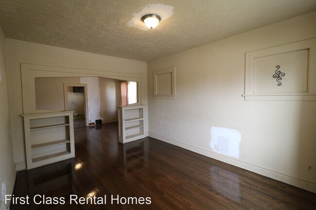 Building Photo - 4 br, 1 bath House - 1034 Roosevelt St