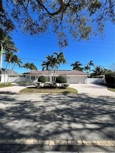 Building Photo - 5510 Bayview Dr