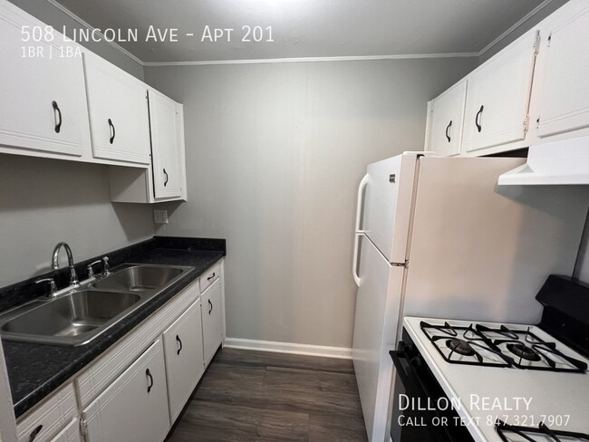 Building Photo - 508 Lincoln Ave
