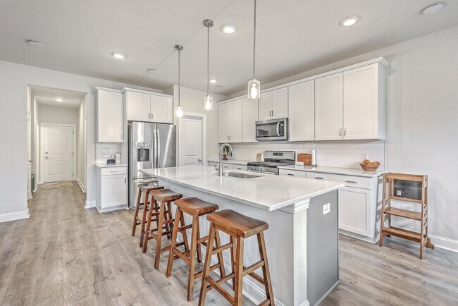 Foto del edificio - 4 Bedroom Pond View Rental Home in Cane Bay | Jasmine Point Summerville SC