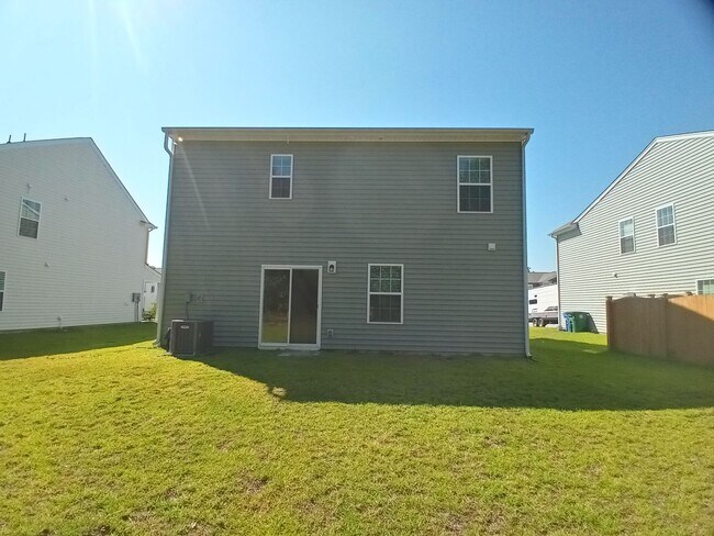 Foto del edificio - 70 Parkwood Ct