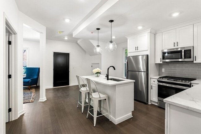 Photo - 31 Cunningham St House