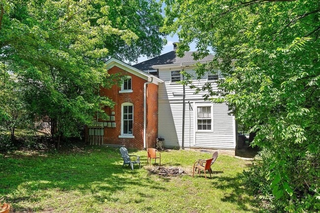 Building Photo - 938 Fortwood St