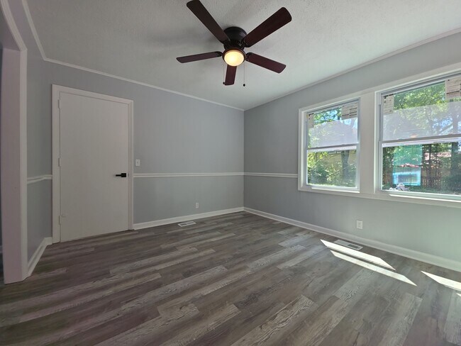 Foto del edificio - 307 Mockingbird Rd SE