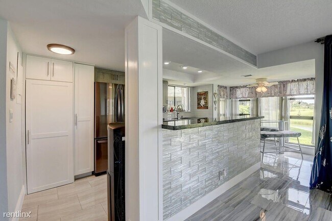 Building Photo - 3 br, 2.5 bath House - 6417 La Costa Dr Ap...